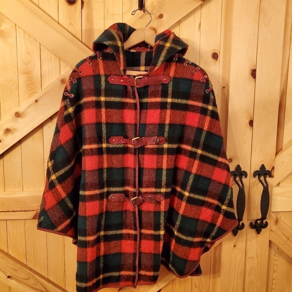 𝅺rare Vintage Plaid Wool Cloak Made In the USA Great cloak for the Renaissance